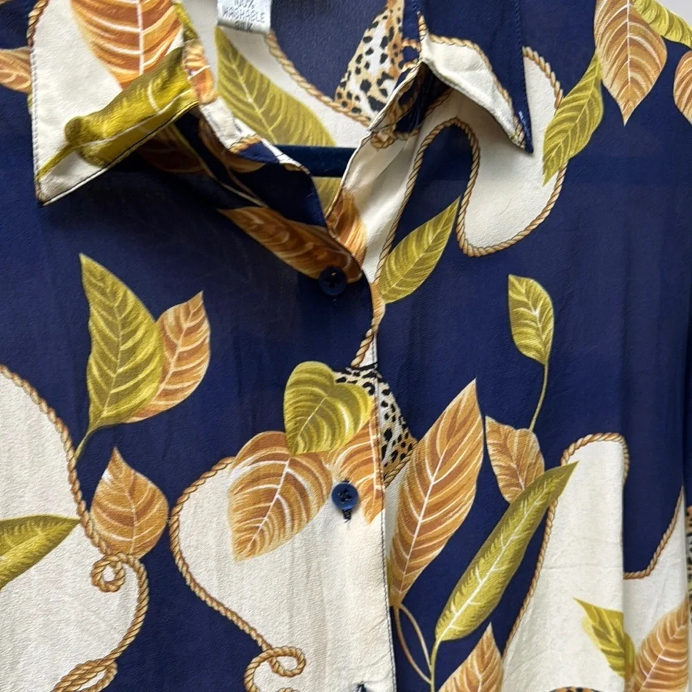 ISIDRA SILK PARIS COLLECTION Blue and Cream Abstract Blouse with Retro Flair - Picture 3 of 8